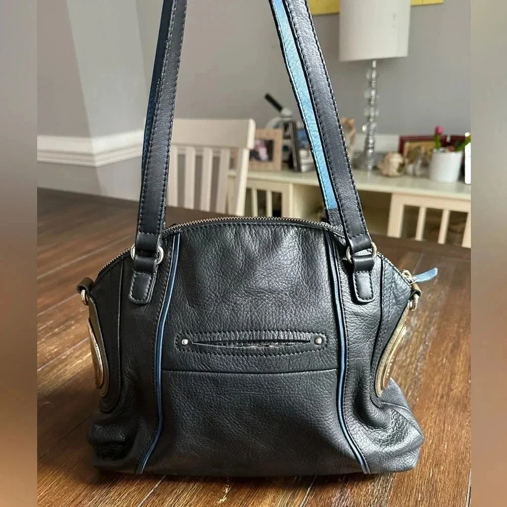 B. Makowsky shoulder bag